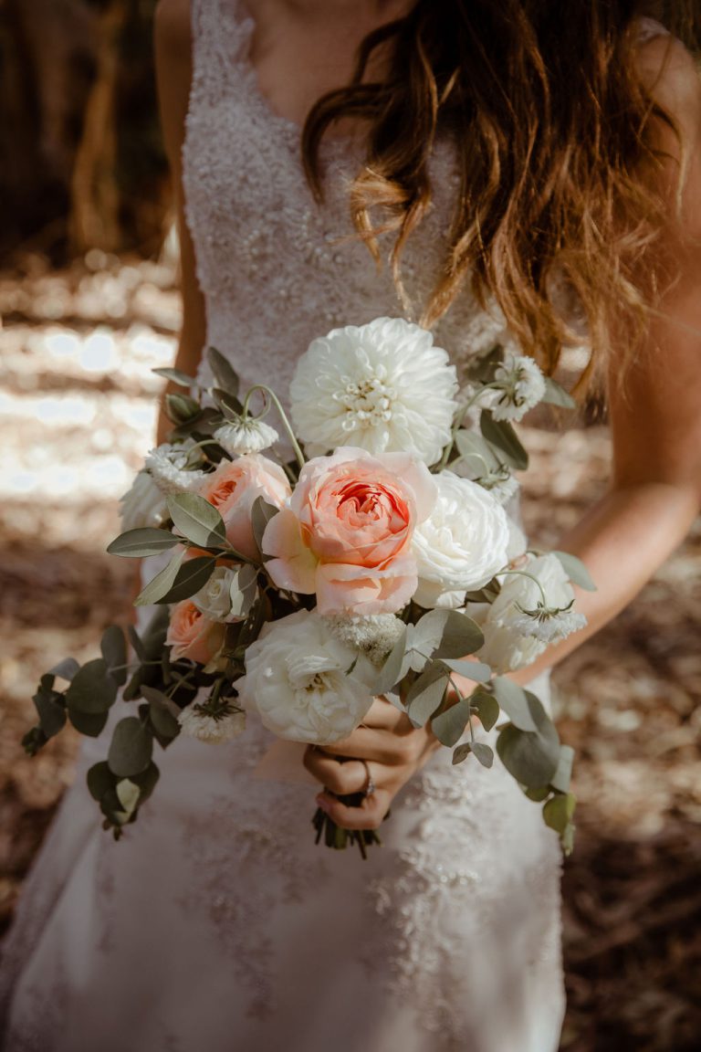 bride, bouquet, ladybloom bouquet, bridal bouquet