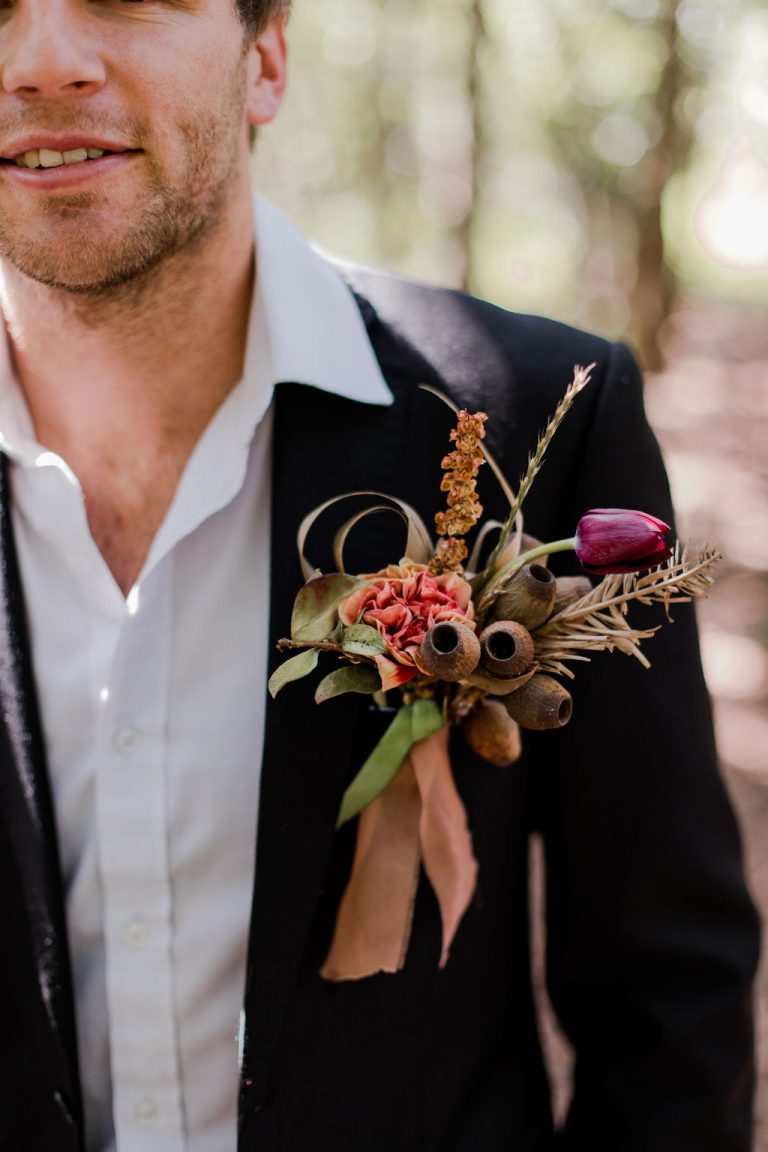 wedding couple, ladybloom, wedding flowers, florist, budget, wedding